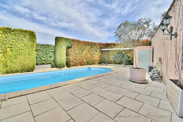 Maison à vendre à pied du village BOUC BEL AIR (13), vue nature, 160 m2, 5 chambres, piscine, jardin 500 m2, sous-sol