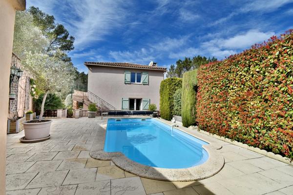 Maison à vendre à pied du village BOUC BEL AIR (13), vue nature, 160 m2, 5 chambres, piscine, jardin 500 m2, sous-sol