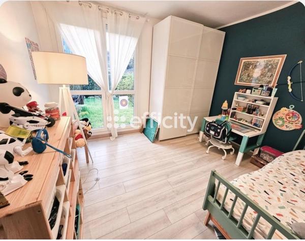 Appartement
         4 pièces
        - 84 m² Exclusivité