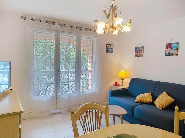 ST AYGULF (83370) T2 TERRASSE GARAGE ET MER A PIED