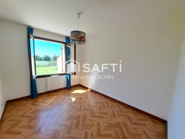 Maison de plain-pied avec 3 chambres et jardin