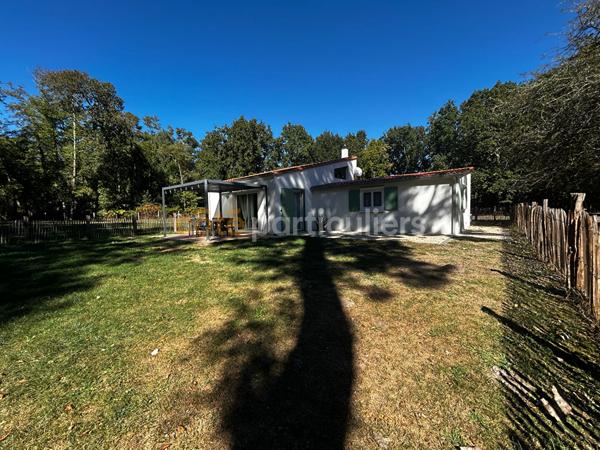Vente
                Maison283 m² - 8 Pièces -
                    LA TREMBLADE (17390)