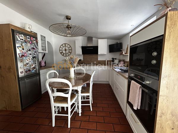 Vente
                Maison283 m² - 8 Pièces -
                    LA TREMBLADE (17390)