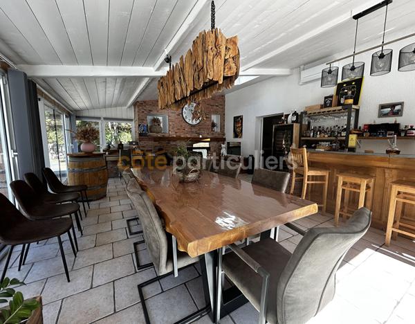 Vente
                Maison283 m² - 8 Pièces -
                    LA TREMBLADE (17390)