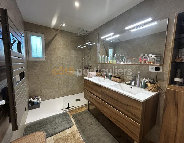 Vente
                Maison283 m² - 8 Pièces -
                    LA TREMBLADE (17390)