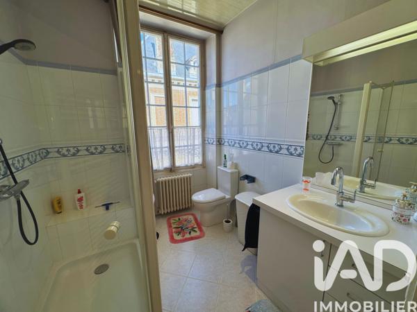 Maison à vendre 9 pièces 233 m² Entrains-sur-Nohain