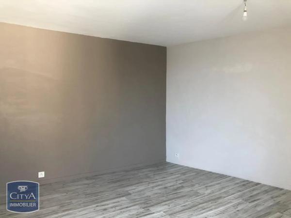 Appartement à louer 2 pièces 31.06m² Laval (53000)