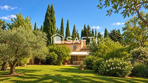 Propriété avec terrain 5000 m², piscine 10X4 m, DPE B, Canal de Provence