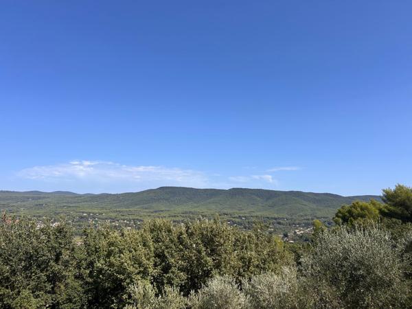 Propriété avec terrain 5000 m², piscine 10X4 m, DPE B, Canal de Provence
