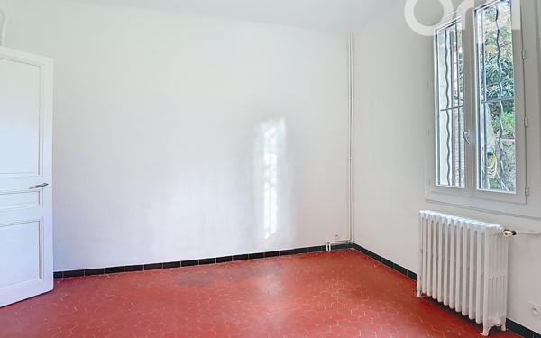 Maison à vendre    7 pièces •  Toulon