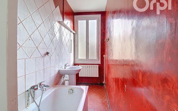 Maison à vendre    7 pièces •  Toulon