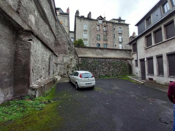 Appartement rénové à vendre à Murat dans le Cantal (15300), ref : FG/2262