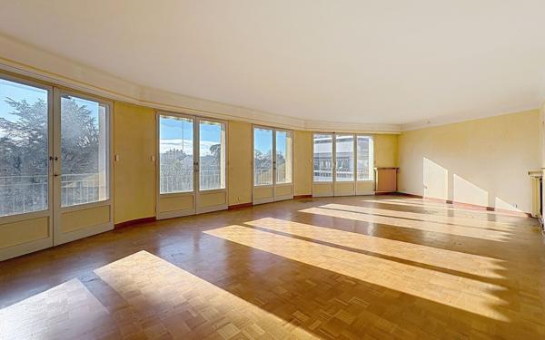 Appartement à vendre    8 pièces • 167 m2 Pau