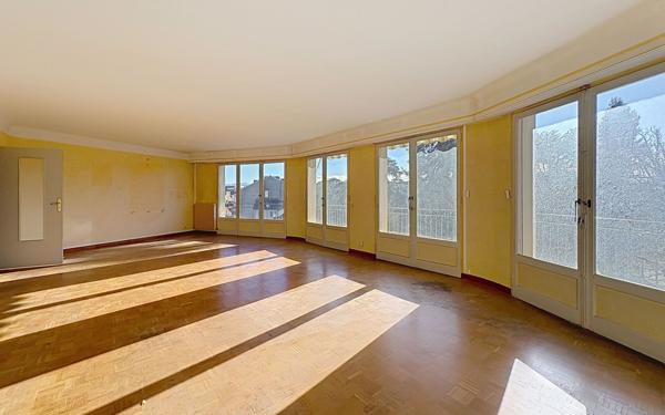 Appartement à vendre    8 pièces • 167 m2 Pau