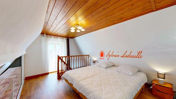 Ensemble de 2 Gîtes indépendants sur 1459 m2 de terrain