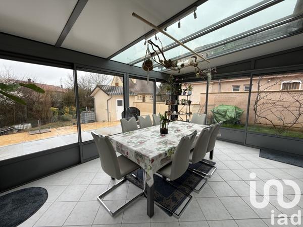 Maison 5 pièces de 98 m² à Charnay-lès-Mâcon (71850)