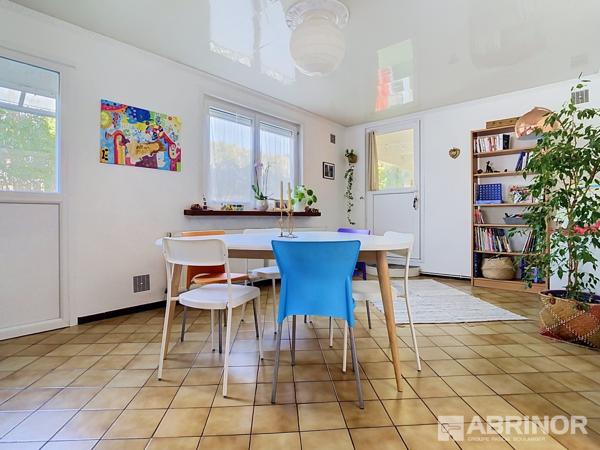 MAISON SEMI-INDIVIDUELLE, 3 CHAMBRES, JARDIN DE VILLE, DEPENDANCE. VILLENEUVE D ASCQ