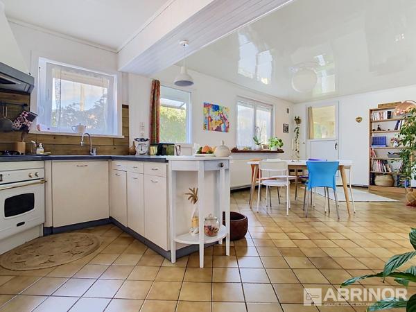 MAISON SEMI-INDIVIDUELLE, 3 CHAMBRES, JARDIN DE VILLE, DEPENDANCE. VILLENEUVE D ASCQ