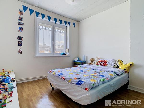MAISON SEMI-INDIVIDUELLE, 3 CHAMBRES, JARDIN DE VILLE, DEPENDANCE. VILLENEUVE D ASCQ