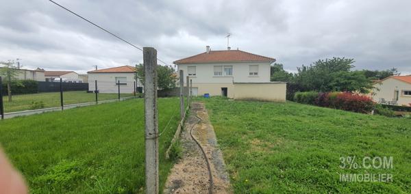 Chantonnay maison de 121 m² sur deux niveaux  Chantonnay (85110)