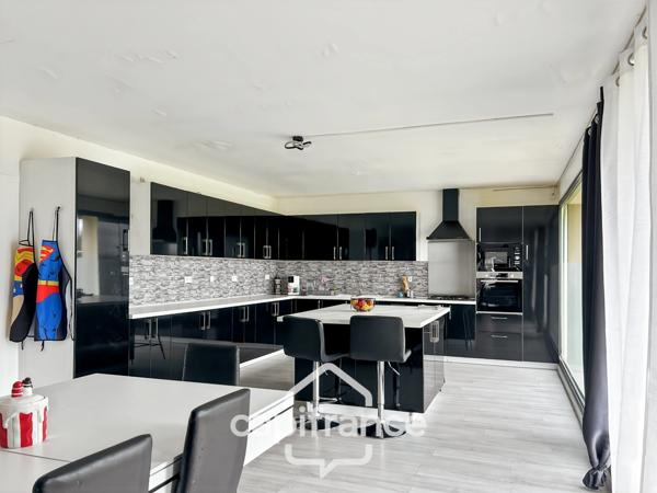 Bien d'exception : Loft familial de 254 m², 6 chambres, terrain clos de 1 900 m²