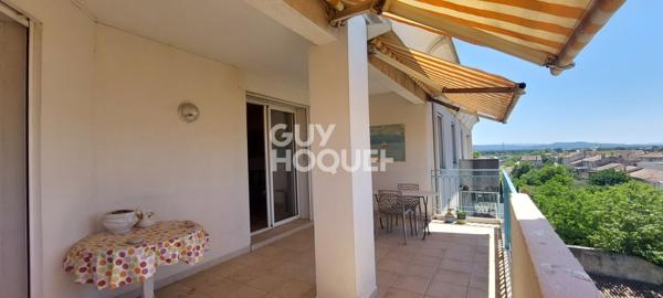 Carpentras, Appartement de 87 m² - Dernier étage avec ascenseur - Terrasse - Stationnement privatif et Garage