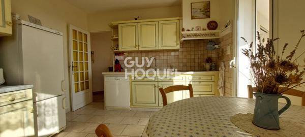 Carpentras, Appartement de 87 m² - Dernier étage avec ascenseur - Terrasse - Stationnement privatif et Garage