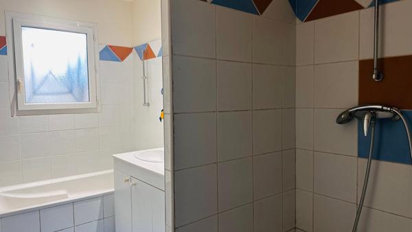 Maison 225 m² + studio sur 1 100 m² de terrain