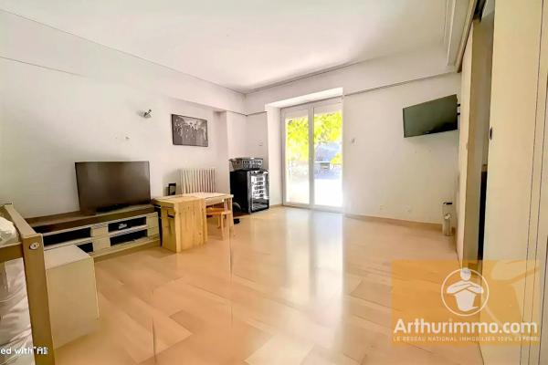 Vente                                                      Maison
                        
                     6 pièces                      105 m2                     à Sévérac-d'Aveyron