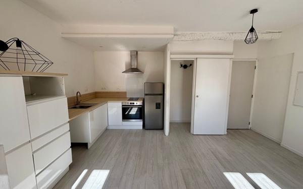 Appartement à vendre    2 pièces • 44 m2 Pierrefeu-du-Var