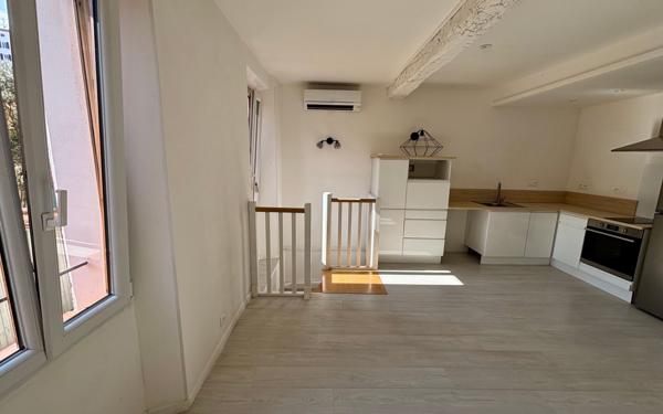 Appartement à vendre    2 pièces • 44 m2 Pierrefeu-du-Var
