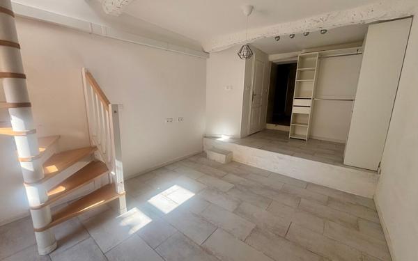 Appartement à vendre    2 pièces • 44 m2 Pierrefeu-du-Var