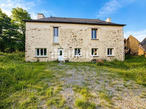 Maison
         5 pièces
        - 170 m² 332 800 € *
