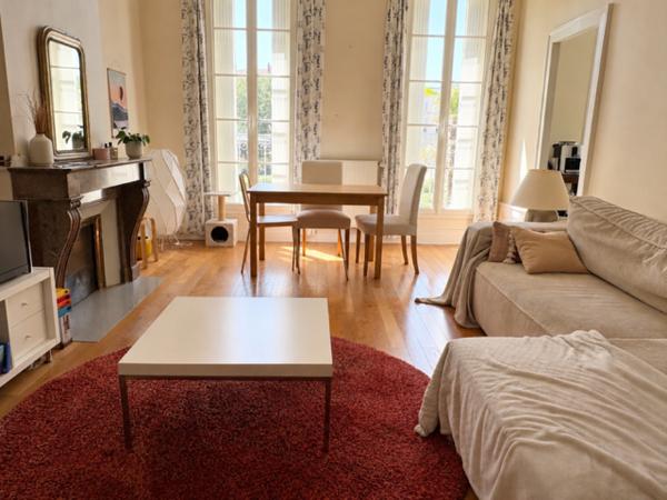 Appartement
                                                                                                                                                                                                                                                                                                                        3 pièce(s)                                                                                                                                                                                                          2 chambre(s)                                                                                                                                                                                                          70.6  m²