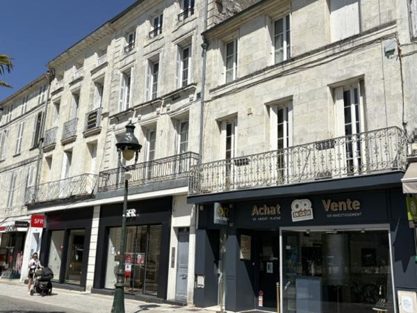 Appartement
                                                                                                                                                                                                                                                                                                                        3 pièce(s)                                                                                                                                                                                                          2 chambre(s)                                                                                                                                                                                                          70.6  m²