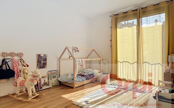 Maison à vendre    7 pièces • 211 m2 Issy-les-Moulineaux