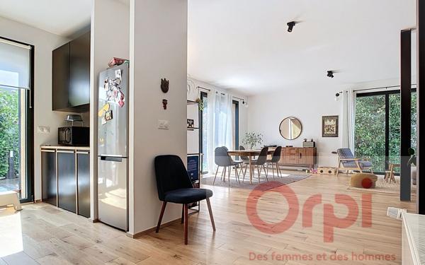 Maison à vendre    7 pièces • 211 m2 Issy-les-Moulineaux