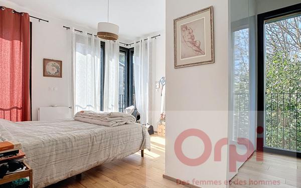 Maison à vendre    7 pièces • 211 m2 Issy-les-Moulineaux