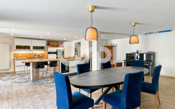 Maison à vendre    10 pièces • 276 m2 Évreux