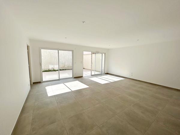 Maison Neuve (2025) à vendre - 4 pièces, 3 chambres - Hyper centre de Roanne