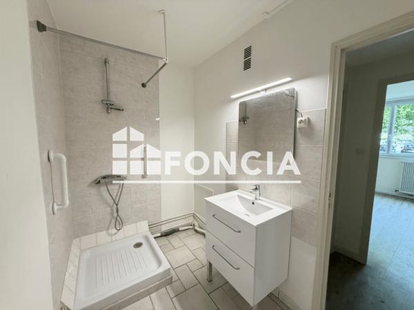 Location Appartement 2 pièces 34.8 m² - 11 RUE SAINT EXUPERY St-martin D'heres 38400