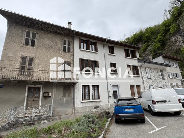 Location Maison 8 pièces 134.76 m² - 11 RUE DU COLONEL DUBOIN Salins Fontaine 73600