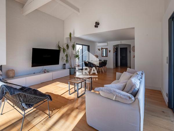 Canet-en-Roussillon, Villa 4 faces à vendre 7 pièces, 5 chambres, garage, jardin et pisicine