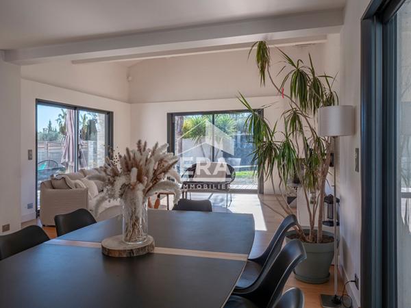 Canet-en-Roussillon, Villa 4 faces à vendre 7 pièces, 5 chambres, garage, jardin et pisicine