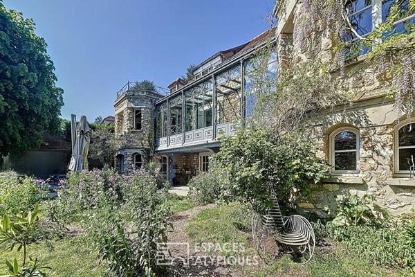 Maison ancienne de caractère avec piscine et lavoir d’époque à Jouars-Pontchartrain