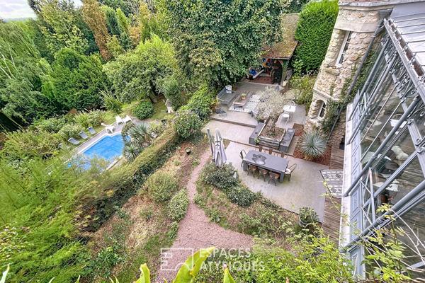 Maison ancienne de caractère avec piscine et lavoir d’époque à Jouars-Pontchartrain