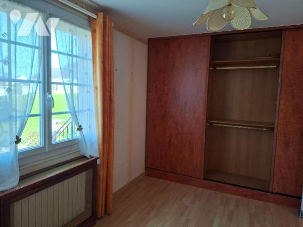 A Vendre, à ERNEE (53500), en Mayenne.
Maison d'habitation, équipée de panneaux photovoltaïque...