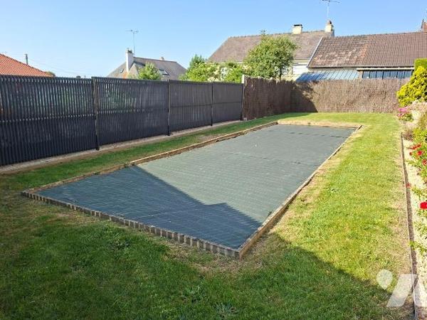 A Vendre, à ERNEE (53500), en Mayenne.
Maison d'habitation, équipée de panneaux photovoltaïque...