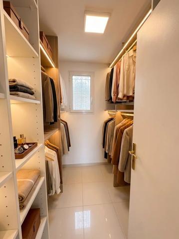 Vente                                                      Villa
                        
                     4 pièces                      146 m2                     à Cantaron