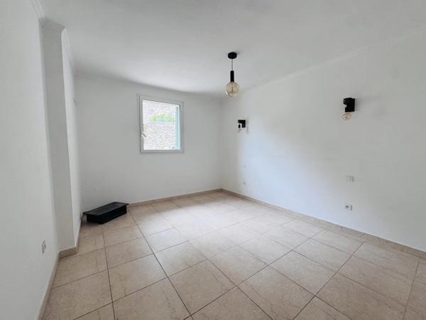 Vente                                                      Villa
                        
                     4 pièces                      146 m2                     à Cantaron
